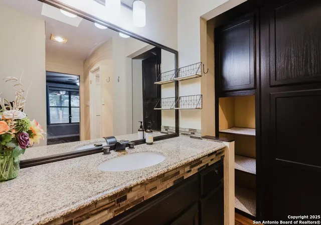 Photo 3 of Single family home for sale at 122 Montesito, Floresville, TX 78114 | MLS# 1911557 | Listing updated on 2026-02-25