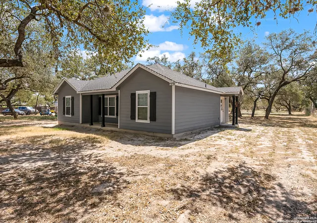 2nd image of 105 Brite Ln, Poteet, TX 78065 | MLS# 1911568