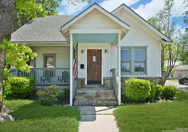 Homes for sale in San Antonio, TX | 636 W Hollywood Ave, San Antonio, TX 78212 | MLS# 1911604