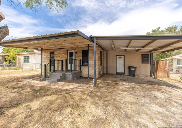 Photo 1 of Single family home for sale at 643 E Ashley, San Antonio, TX 78221 | MLS# 1911608 | Listing updated on 2025-10-28