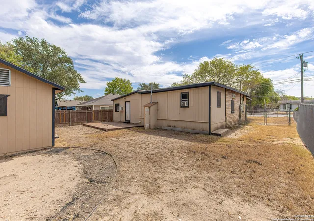 Photo 3 of Single family home for sale at 643 E Ashley, San Antonio, TX 78221 | MLS# 1911608 | Listing updated on 2025-10-28