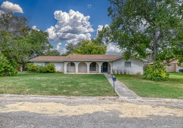Photo 1 of Sale Pending at 5 Donna, Uvalde, TX 78801 | MLS# 1911610 | Listing updated on 2025-11-07