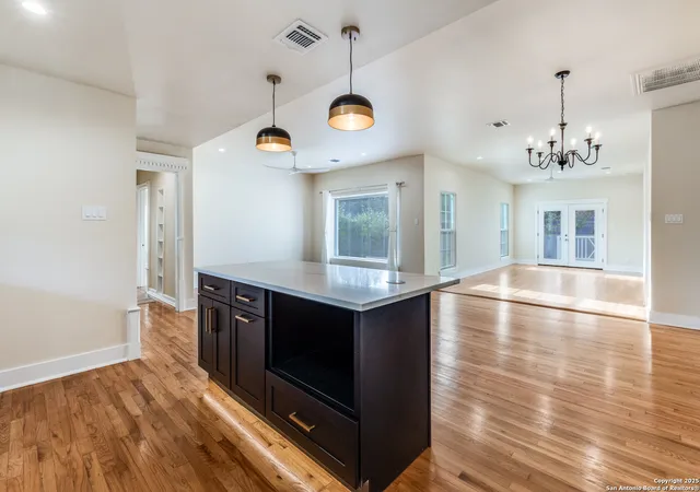 Photo 4 of Single family home for sale at 310 Brees, San Antonio, TX 78209 | MLS# 1911611 | Listing updated on 2025-11-24