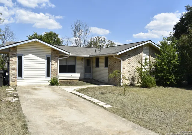 Photo 1 of Single family home for sale at 4827 Casa Verde, San Antonio, TX 78233 | MLS# 1911653 | Listing updated on 2025-12-26