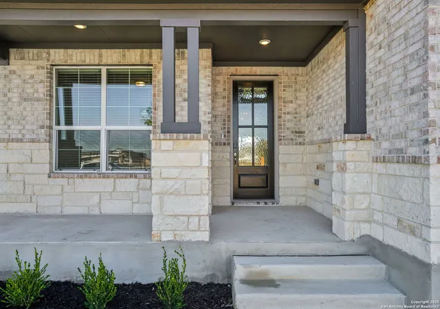 Photo 3 of Sale Pending at 9322 Quail Crst Dr, Schertz, TX 78154 | MLS# 1911662 | Listing updated on 2025-12-23