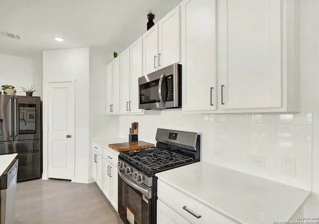 Photo 4 of Sale Pending at 5032 Palo Duro, Cibolo, TX 78108 | MLS# 1911691 | Listing updated on 2025-11-09