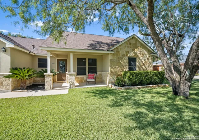 Photo 3 of Sale Pending at 204 La Parita Ct, Jourdanton, TX 78026 | MLS# 1911692 | Listing updated on 2025-11-05