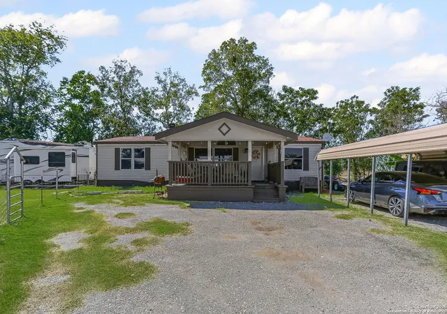 Photo 2 of Manufactured home for sale at 12925 Luckey Rd, Atascosa, TX 78002 | MLS# 1911724 | Listing updated on 2025-11-23