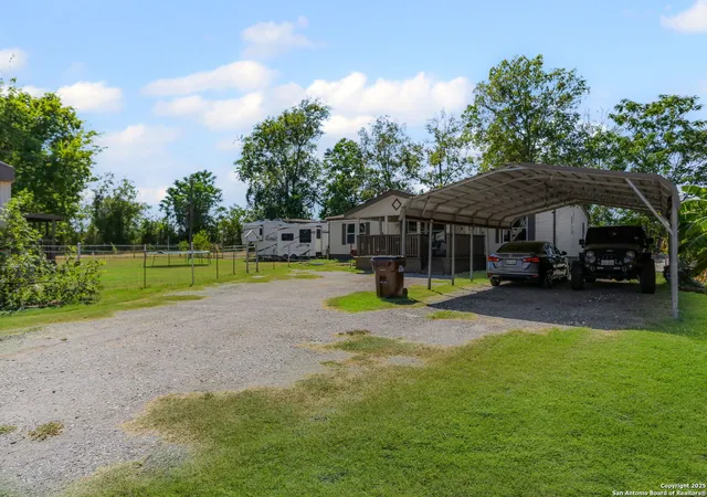 Photo 3 of Manufactured home for sale at 12925 Luckey Rd, Atascosa, TX 78002 | MLS# 1911724 | Listing updated on 2025-11-23