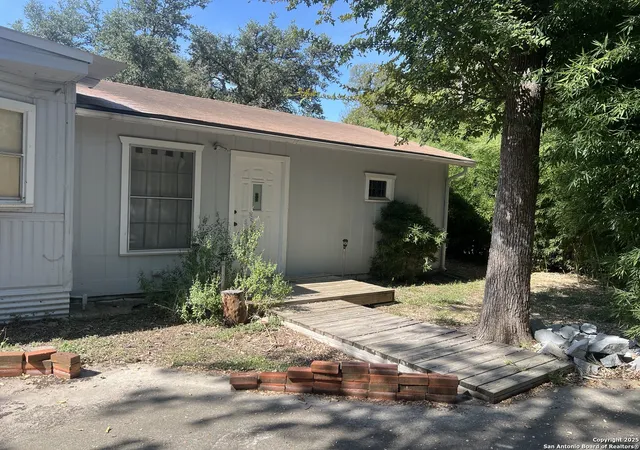 Photo 2 of Sale Pending at 7411 Gregory Cir, San Antonio, TX 78257 | MLS# 1911765 | Listing updated on 2025-10-20