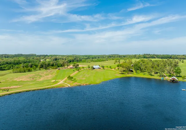 Photo 3 of House for sale at 550 Vz County Road 4707, Lampasas, TX 75754 | MLS# 1911788 | Listing updated on 2025-12-01
