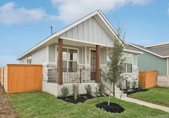 Photo 2 of Single family home for sale at 633 Salamander St, San Marcos, TX 78666 | MLS# 1911841 | Listing updated on 2026-02-27