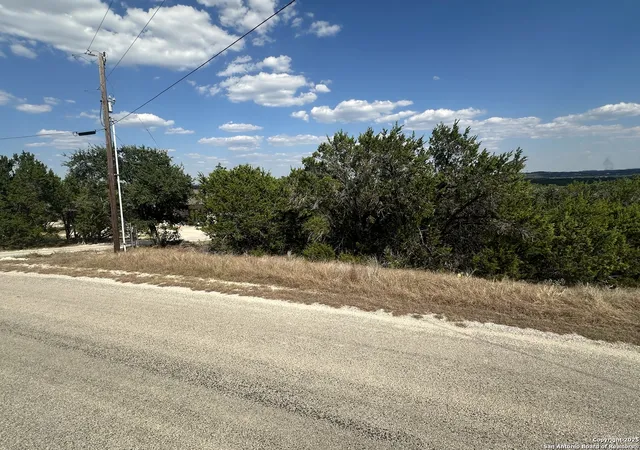 Photo 1 of Sale Pending at 211 Restless Wind, Spring Branch, TX 78070 | MLS# 1911843 | Listing updated on 2025-10-21