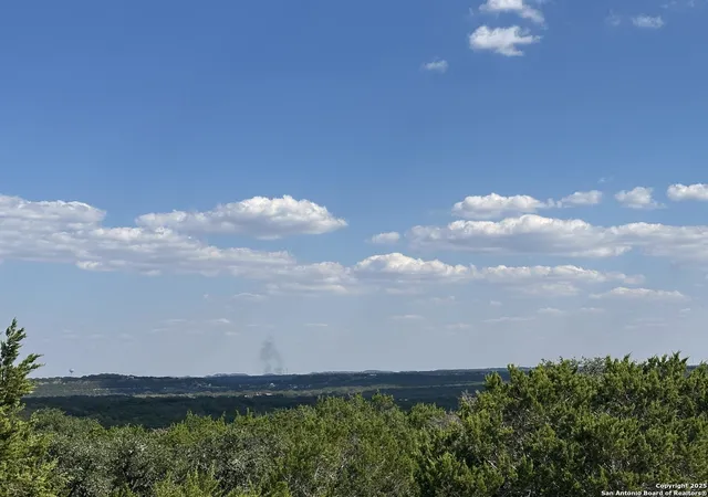 Photo 2 of Sale Pending at 211 Restless Wind, Spring Branch, TX 78070 | MLS# 1911843 | Listing updated on 2025-10-21