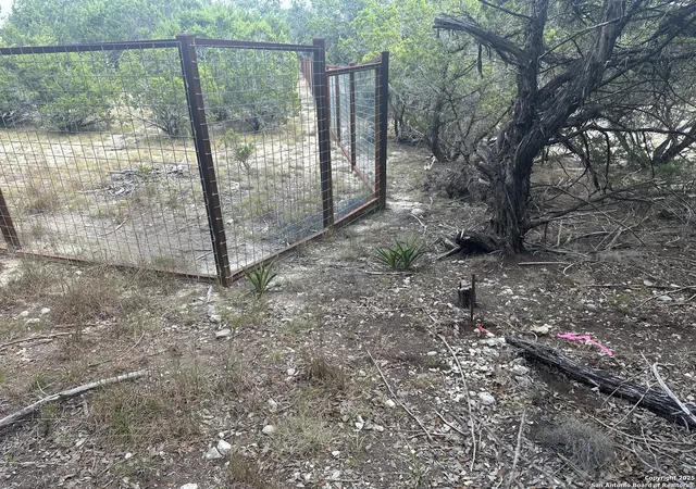 Photo 3 of Sale Pending at 211 Restless Wind, Spring Branch, TX 78070 | MLS# 1911843 | Listing updated on 2025-10-21
