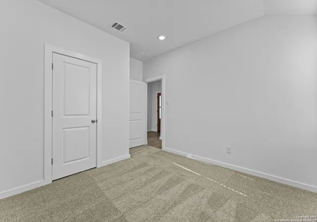 Photo 4 of Single family home for sale at 424 Salamander St, San Marcos, TX 78666 | MLS# 1911867 | Listing updated on 2026-01-23