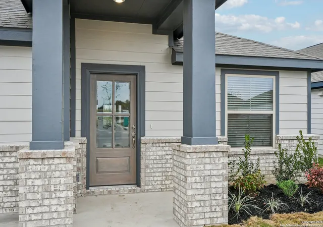 Photo 3 of Single family home for sale at 502 Salamander St, San Marcos, TX 78666 | MLS# 1911873 | Listing updated on 2026-01-23