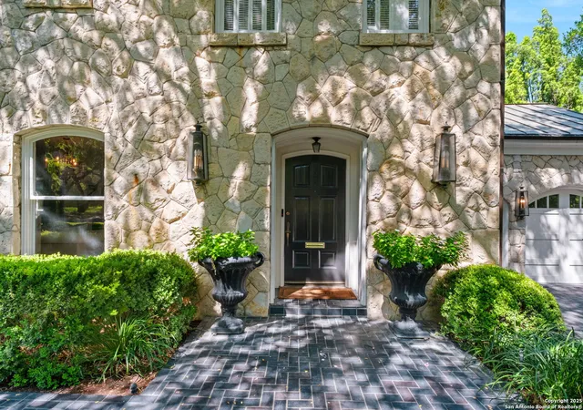 Photo 4 of Sale Pending at 107 Thelma, San Antonio, TX 78212 | MLS# 1911929 | Listing updated on 2026-03-13