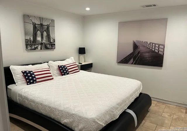 Photo 2 of Single family home for sale at 3002 Shingle Oak Dr, San Antonio, TX 78247 | MLS# 1911961 | Listing updated on 2025-10-12