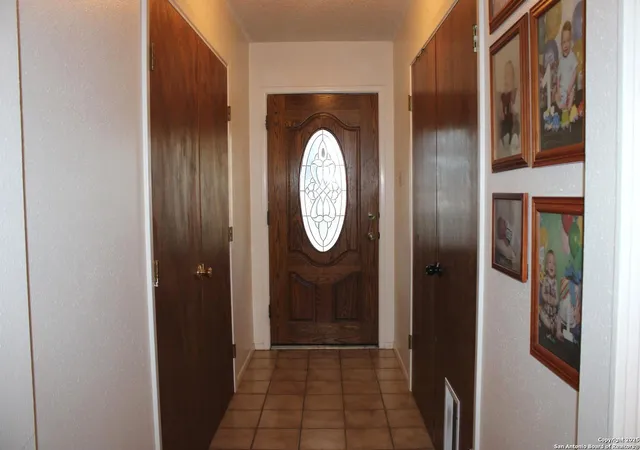 Photo 3 of Sale Pending at 91 Pulliam, Pleasanton, TX 78064 | MLS# 1911969 | Listing updated on 2025-10-20