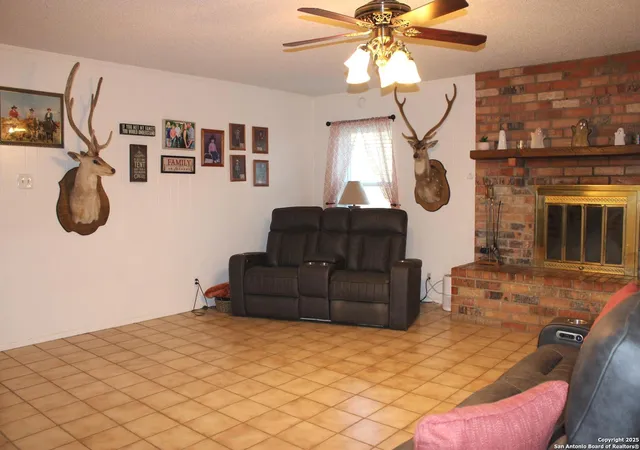 Photo 4 of Sale Pending at 91 Pulliam, Pleasanton, TX 78064 | MLS# 1911969 | Listing updated on 2025-10-20