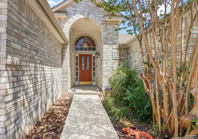 Photo 2 of Sale Pending at 15306 Spring Fls, San Antonio, TX 78247 | MLS# 1911989 | Listing updated on 2025-10-16