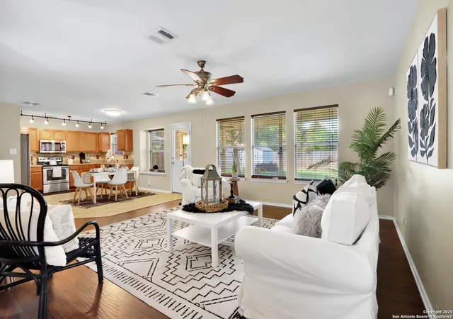 Photo 4 of Sale Pending at 250 Val Verde, New Braunfels, TX 78130 | MLS# 1911996 | Listing updated on 2025-12-16