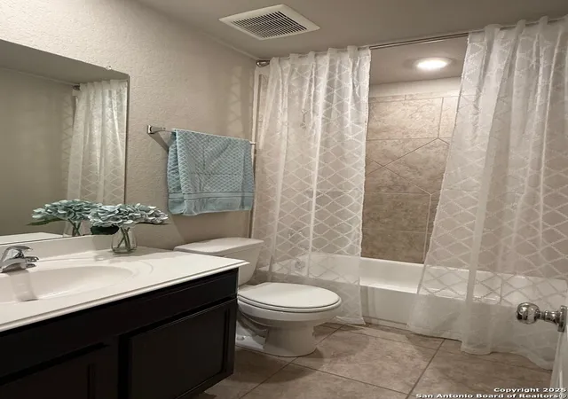 Photo 3 of Sale Pending at 5527 Coral Vly, San Antonio, TX 78242 | MLS# 1912014 | Listing updated on 2026-03-04