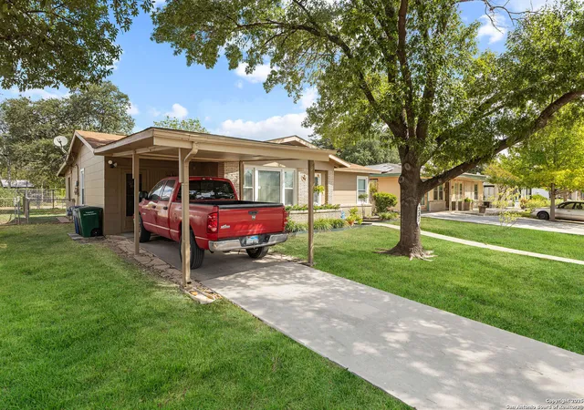 Photo 3 of Sale Pending at 331 Craigmont, San Antonio, TX 78213 | MLS# 1912023 | Listing updated on 2025-11-14