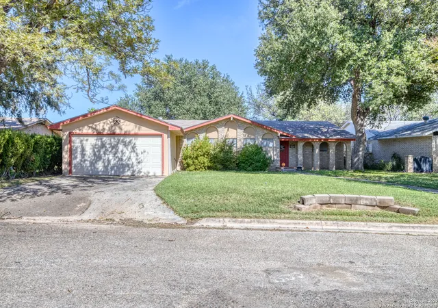 3rd image of 622 Dorothy Jo, Uvalde, TX 78801 | MLS# 1912037