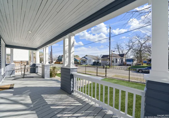 Photo 3 of Single family home for sale at 913 Burleson, San Antonio, TX 78202 | MLS# 1912041 | Listing updated on 2025-10-05