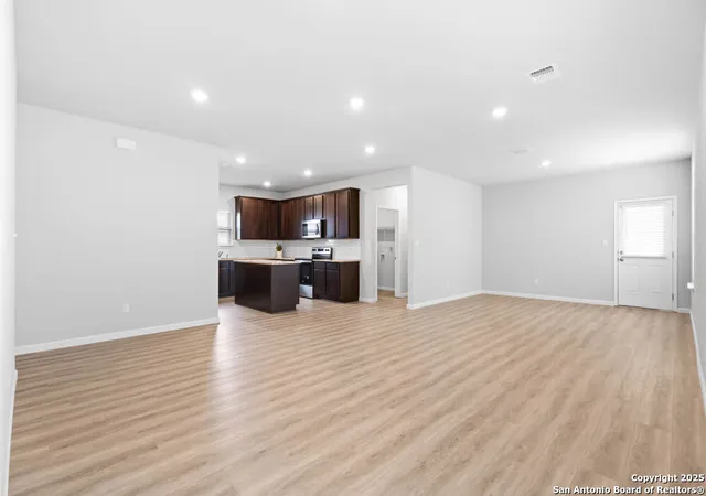 Photo 4 of Single family home for sale at 9938 Rancho Real, San Antonio, TX 78224 | MLS# 1912051 | Listing updated on 2026-04-02