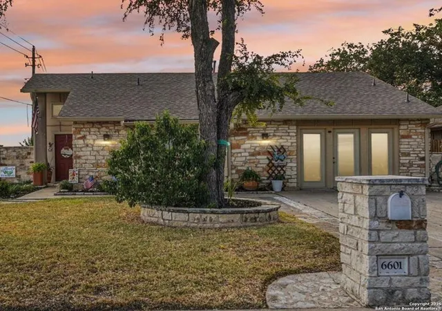 Photo 3 of Sale Pending at 6601 Vougeot Dr, Austin, TX 78744 | MLS# 1912058 | Listing updated on 2026-04-11