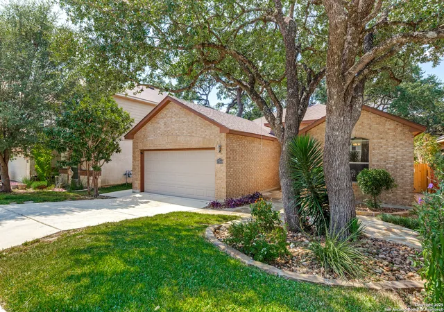 Photo 1 of Sale Pending at 27919 Sonoma Ambre, Boerne, TX 78015 | MLS# 1912075 | Listing updated on 2025-11-03
