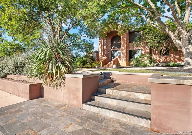 Photo 2 of Sale Pending at 332 Towne Vue, San Antonio, TX 78213 | MLS# 1912084 | Listing updated on 2026-02-10