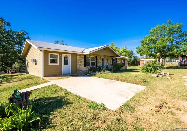 4th image of 461 Shortys Ln, Fredericksburg, TX 78624 | MLS# 1912086