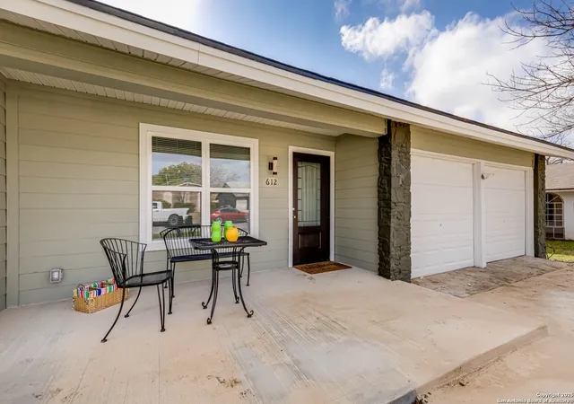 Photo 3 of Single family home for sale at 612 Jamie Sue Dr, Converse, TX 78109 | MLS# 1912133 | Listing updated on 2026-01-24