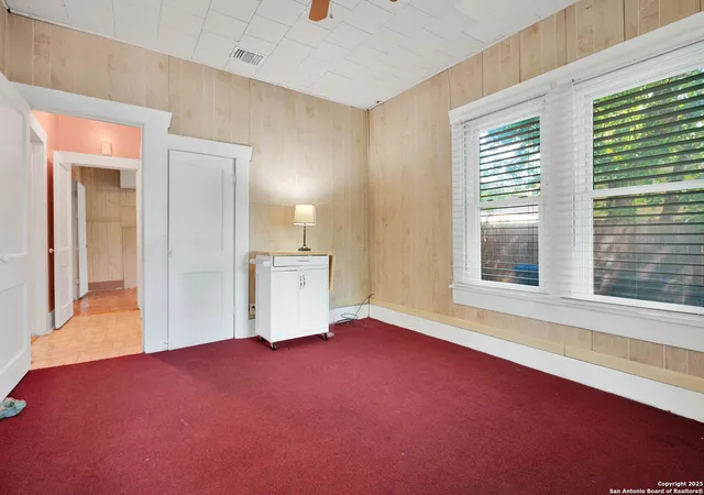 Photo 3 of Single family home for sale at 425 Essex, San Antonio, TX 78210 | MLS# 1912160 | Listing updated on 2026-04-01