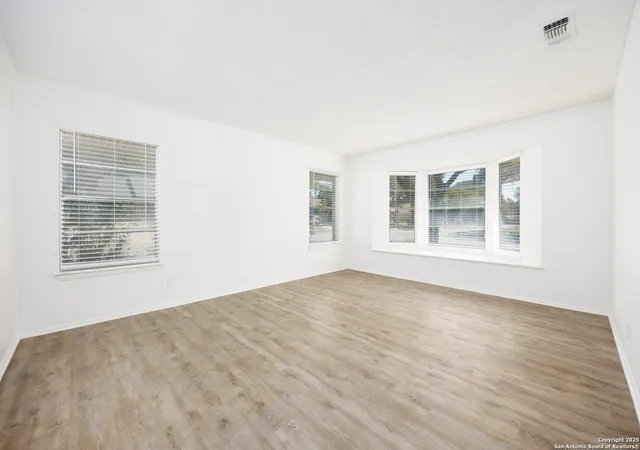 5th image of 103 Madrid, Universal City, TX 78148 | MLS# 1912165