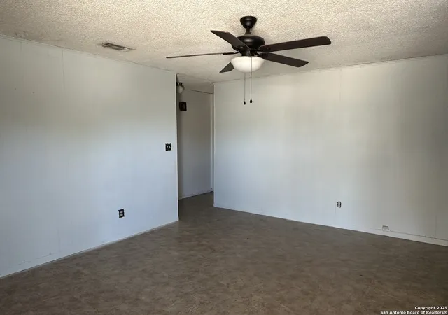 4th image of 168 S 6Th, Carrizo Springs, TX 78827 | MLS# 1912212