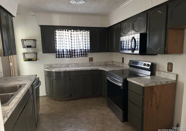 5th image of 168 S 6Th, Carrizo Springs, TX 78827 | MLS# 1912212