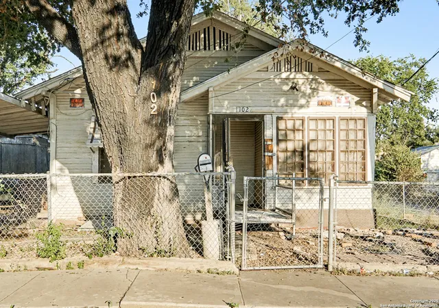 1st image of 102 S Rosillo, San Antonio, TX 78207 | MLS# 1912226