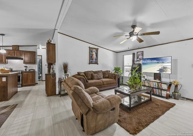 Photo 4 of Single family home for sale at 344 E Clark, Canyon Lake, TX 78133 | MLS# 1912268 | Listing updated on 2026-03-22