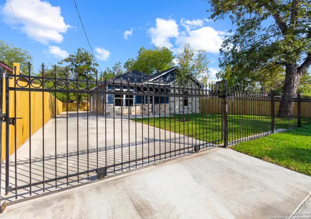 Homes for sale in San Antonio, TX | 618 S San Gabriel, San Antonio, TX 78237 | MLS# 1912287