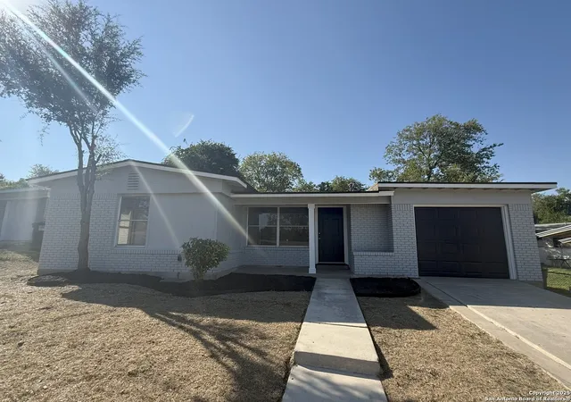 Photo 3 of Sale Pending at 150 Postwood, San Antonio, TX 78228 | MLS# 1912294 | Listing updated on 2026-02-20