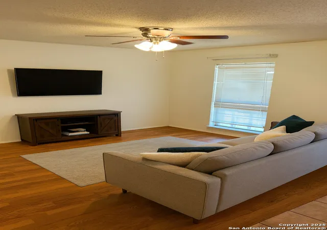 Photo 3 of Single family home for sale at 4418 Sun Vista Ln, San Antonio, TX 78217 | MLS# 1912316 | Listing updated on 2026-09-01