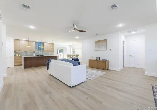 5th image of 106 Irvington, San Antonio, TX 78209 | MLS# 1912349