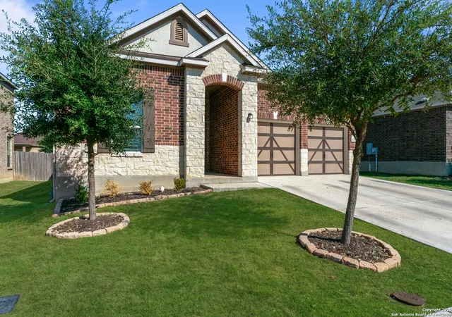 Photo 2 of Sale Pending at 200 Lone Fls, Universal City, TX 78148 | MLS# 1912350 | Listing updated on 2025-10-29