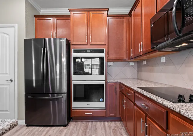 Photo 4 of Sale Pending at 200 Lone Fls, Universal City, TX 78148 | MLS# 1912350 | Listing updated on 2025-10-29