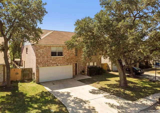 Photo 3 of Sale Pending at 9590 Campton Farms, San Antonio, TX 78250 | MLS# 1912352 | Listing updated on 2026-01-17